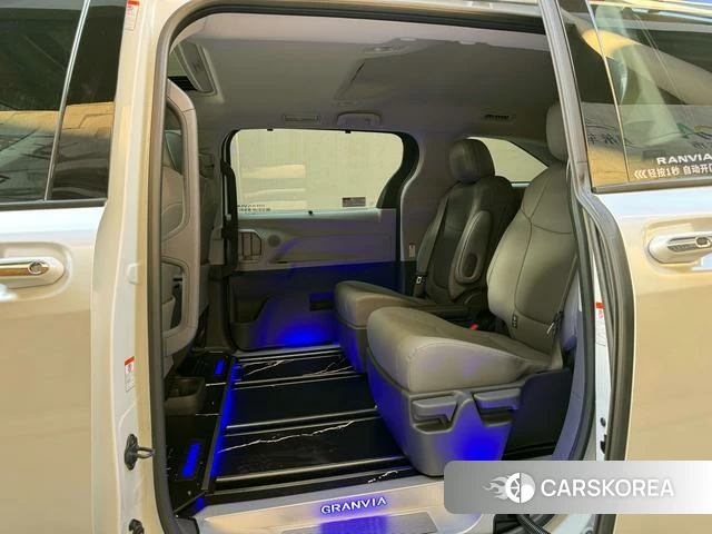 Toyota Granvia 2025 Белый из Китая, фото 6