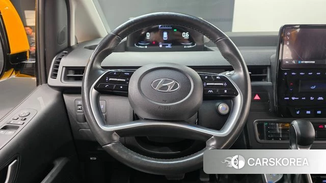 Hyundai Staria 2023 Желтый из Кореи, фото 6