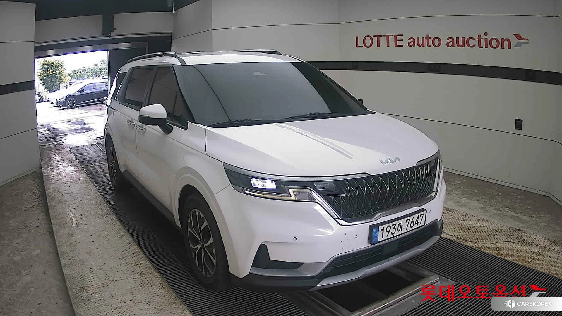 Kia Carnival 2022 Snow White Pearl (optional) из Кореи, фото 6