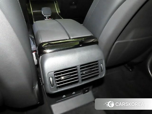 Land Rover Range Rover Velar 2025 Белый из Кореи, фото 6