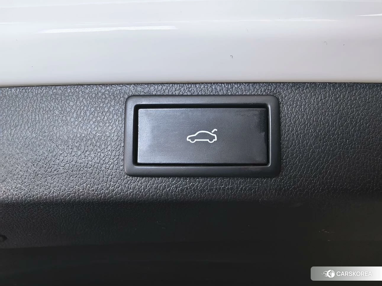 Skoda Karoq 2022 Белый из Китая, фото 6
