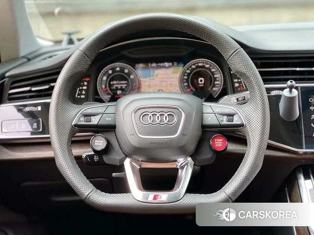 Audi Q7 2021 Черный из Китая, фото 6