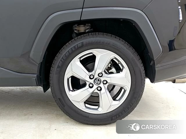 Toyota RAV4 2021 Черный из Китая, фото 6