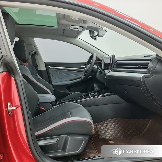 Volkswagen Lamando 2023 Красный из Китая, фото 6