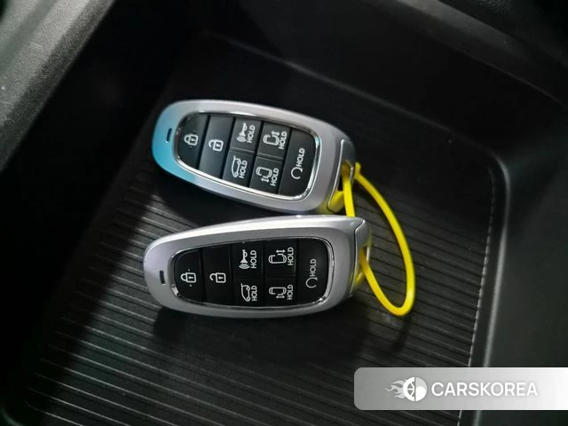 Hyundai Staria 2023 Белый из Кореи, фото 6
