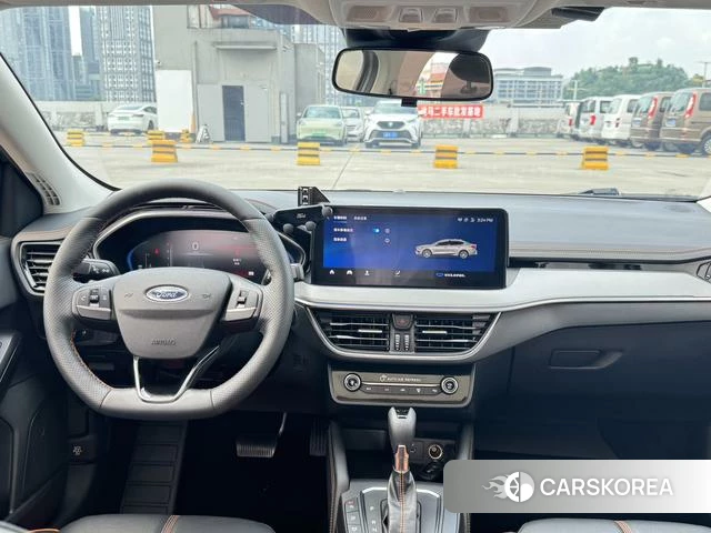 Ford Focus 2023 Серебристо-серый из Китая, фото 6
