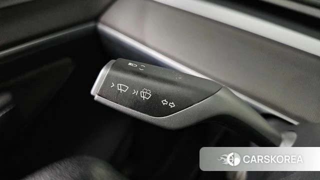 Tesla Model Y 2023 Черный из Кореи, фото 6