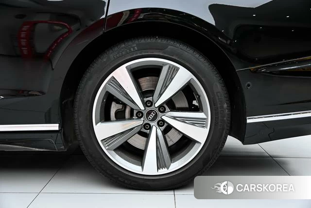 Audi A8 2022 Черный из Китая, фото 6