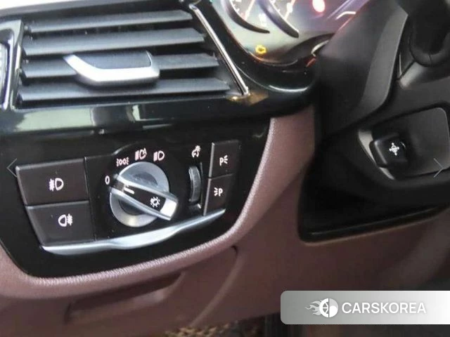 BMW 5 Series (G30) id 4969629 из Кореи 7