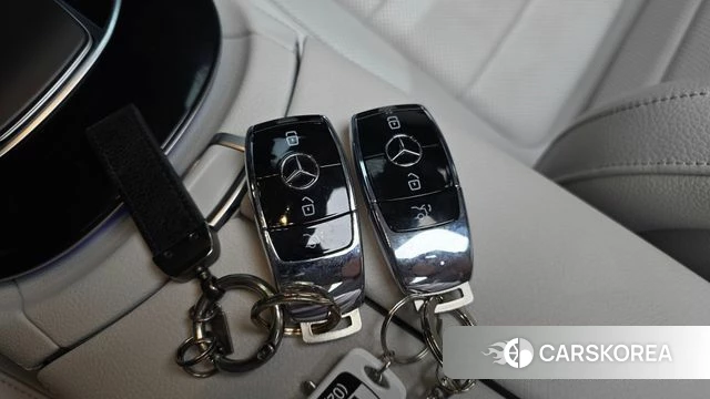 Mercedes-Benz E-Class W213 2023 Белый из Кореи, фото 6