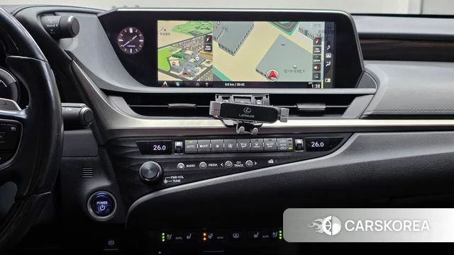 Lexus ES300h 7th generation 2020 Белый из Кореи, фото 6