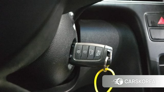 Hyundai Staria 2023 Серебристо-серый из Кореи, фото 6