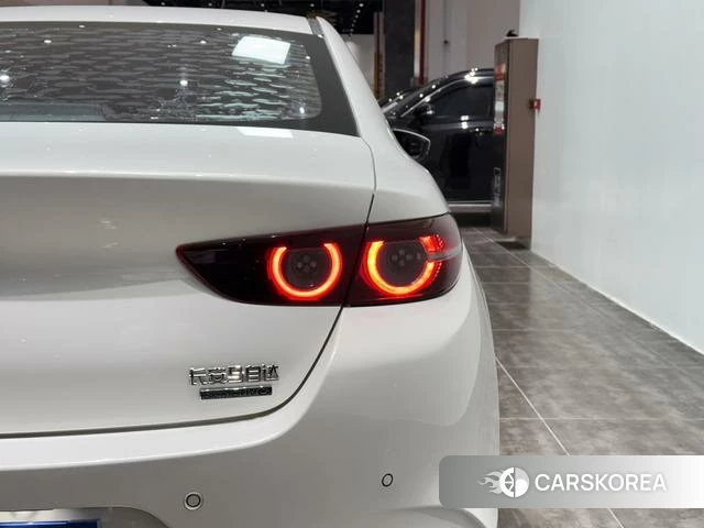 Mazda 3 2021 Белый из Китая, фото 6