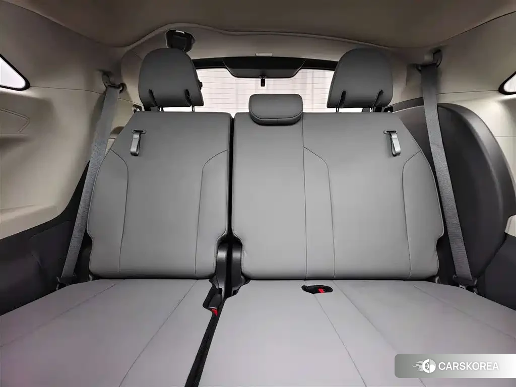 Toyota Granvia 2023 Белый из Китая, фото 6