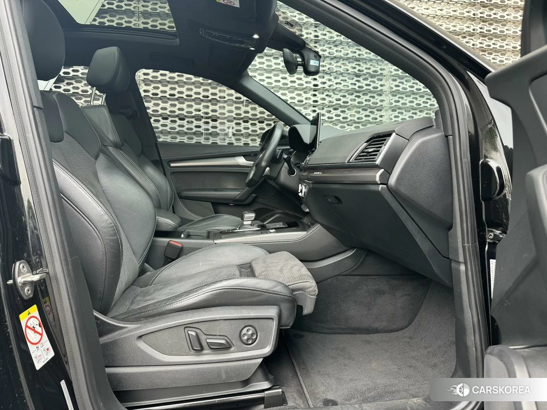 Audi Q5L 2020 Черный из Китая, фото 6