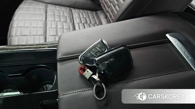 Cadillac Escalade 5th Generation 2023 Черный из Кореи, фото 6