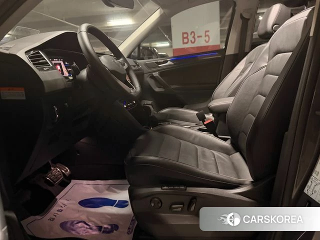 Volkswagen Tiguan second Generation 2021 Серый из Кореи, фото 6
