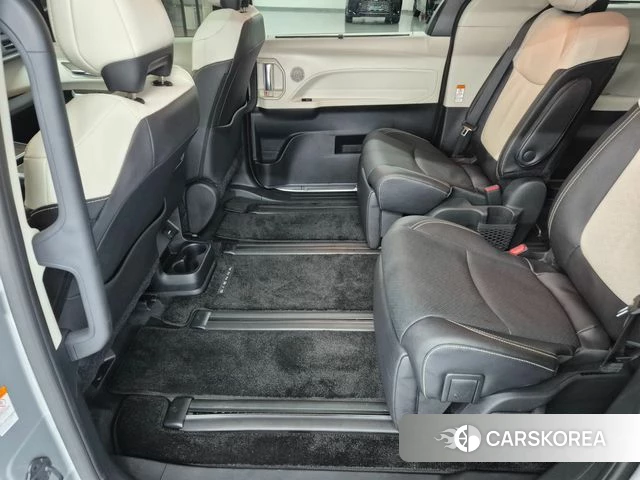Toyota Sienna 4th Generation 2025 Серебряный из Кореи, фото 6