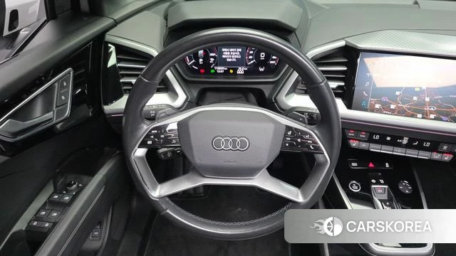 Audi Q4 e-Tron (F4) 2022 Белый из Кореи, фото 6