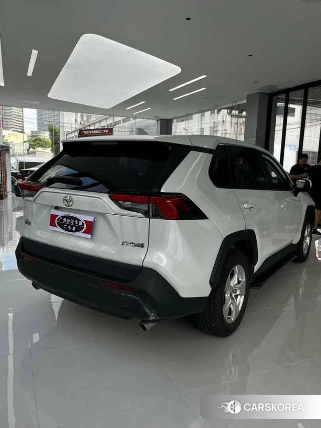 Toyota RAV4 2024 Белый из Китая, фото 6