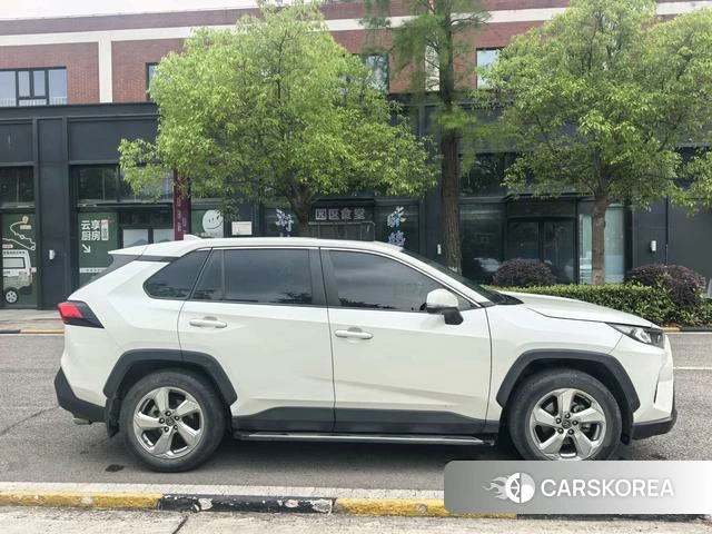 Toyota RAV4 2021 Белый из Китая, фото 6