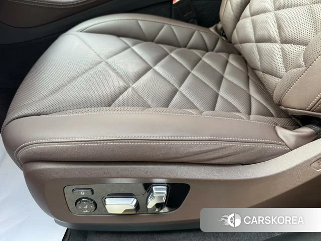BMW X5 2026 Темно-серый из Китая, фото 6