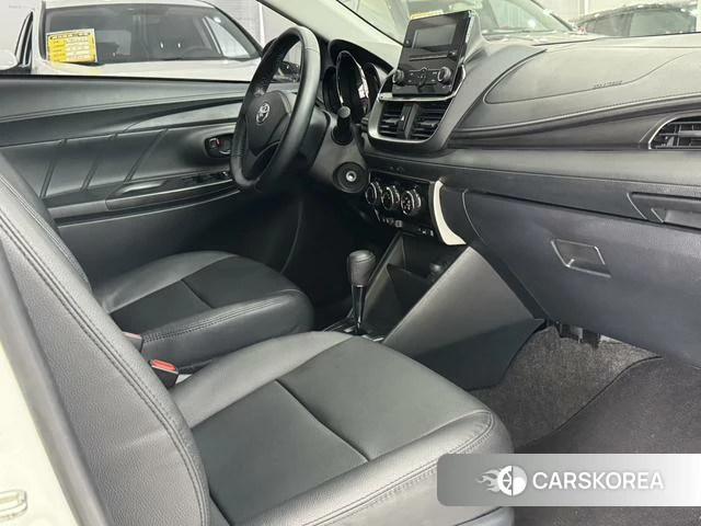 Toyota Yaris L 2021 Белый из Китая, фото 6