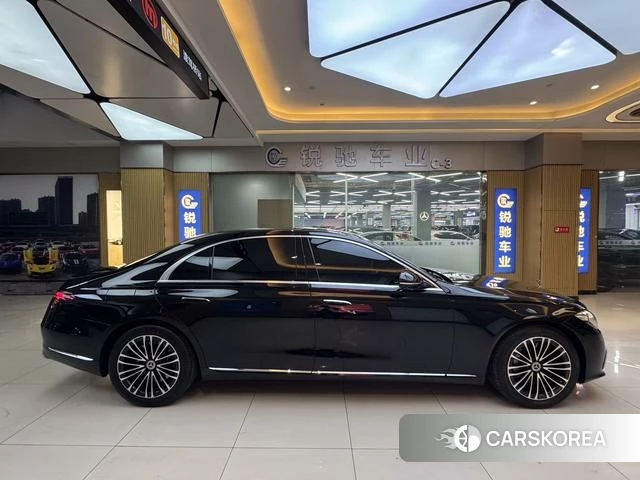 Mercedes-Benz S-Class 2023 Черный из Китая, фото 6