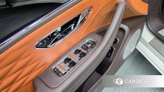 Bentley Flying Spur 3rd Generation 2022 Белый из Кореи, фото 6
