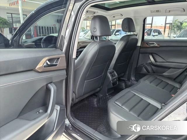 Volkswagen Tharu 2022 Темно-серый из Китая, фото 6