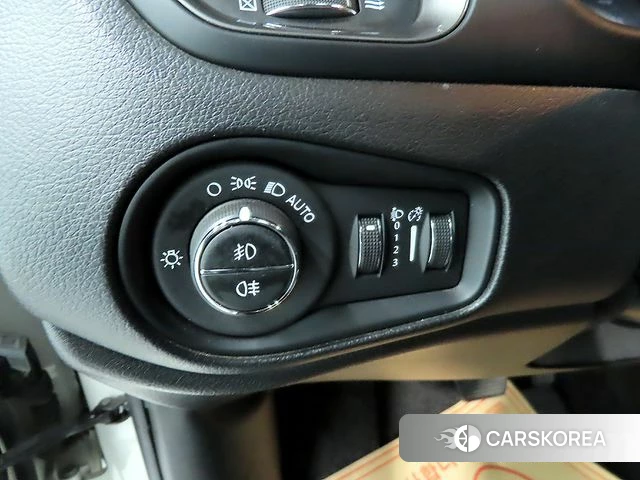 Jeep Renegade id 4977437 из Кореи 7