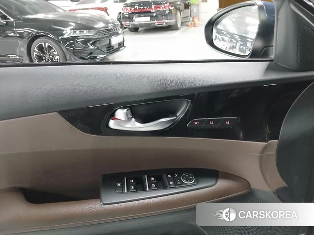 Kia Come New K3 id 4993674 из Кореи 7