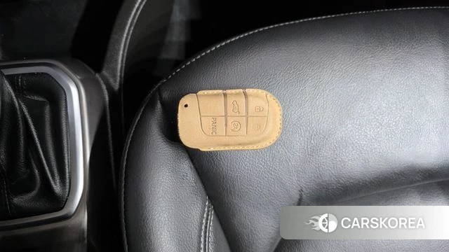 Jeep Renegade id 4943077 из Кореи 7
