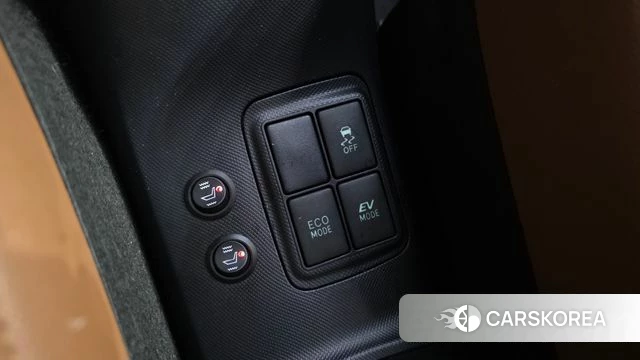 Toyota Prius C id 4952866 из Кореи 7