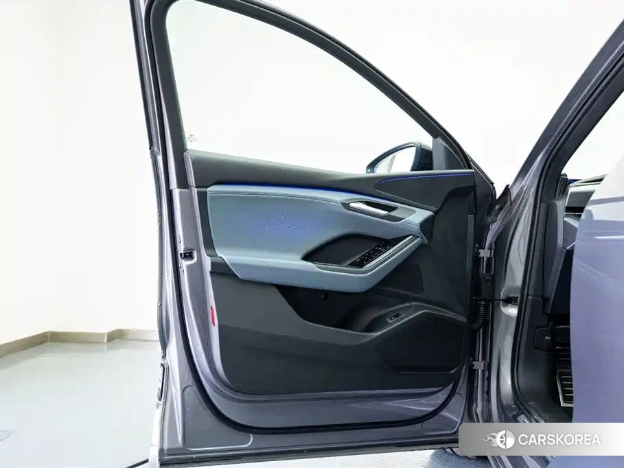 Audi Q6L id 4583853 из Китая 7