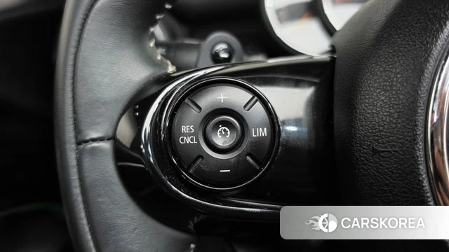 Mini Cooper S Convertible id 5035074 из Кореи 7