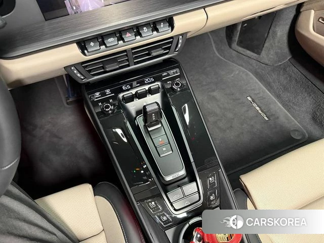 Porsche 911(992) id 4921104 из Кореи 7