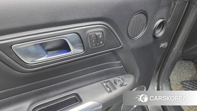 Ford Mustang id 4998381 из Кореи 7