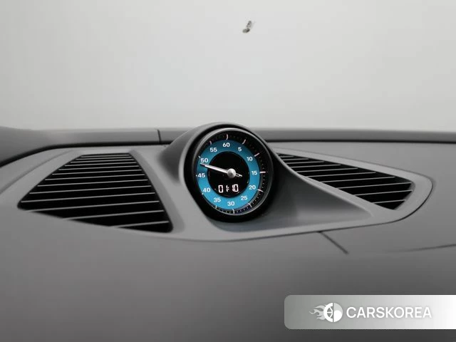 Porsche Makan EV id 4964263 из Кореи 7