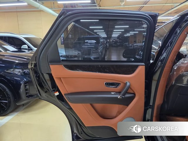 Bentley Bentayga id 4759618 из Кореи 8