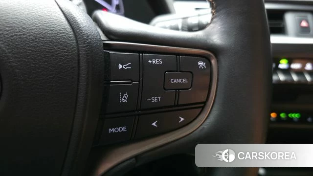 Lexus UX250h id 4918422 из Кореи 7