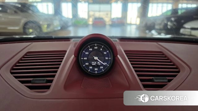 Porsche 911(992) id 5039975 из Кореи 7