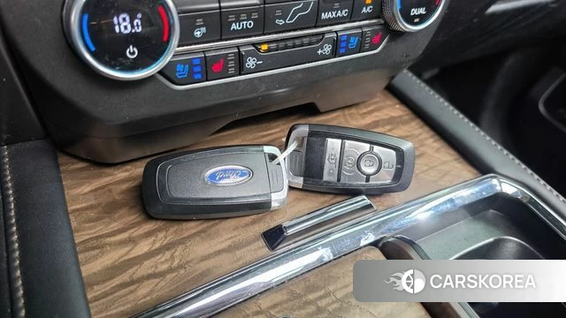 Ford Expeditation id 5034734 из Кореи 7