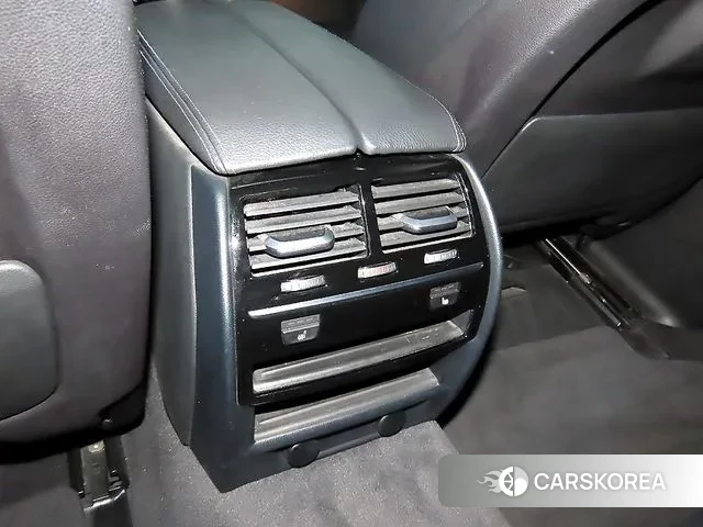 BMW 5 Series (G30) id 3499826 из Кореи 7