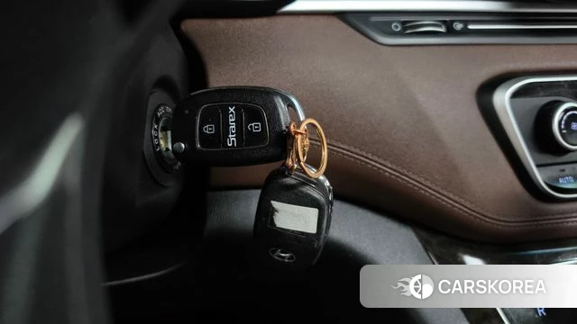 Hyundai The New Grand Starex id 4988406 из Кореи 7