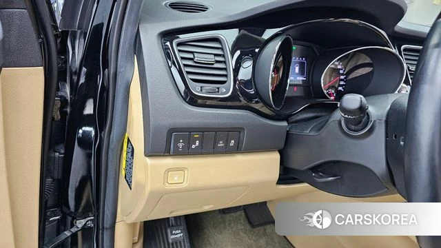 Kia All New Carnival id 5048689 из Кореи 7