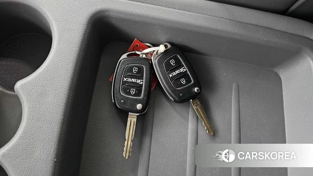 Hyundai The New Grand Starex id 4764420 из Кореи 7