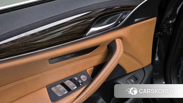 BMW 5 Series (G30) id 5003561 из Кореи 7