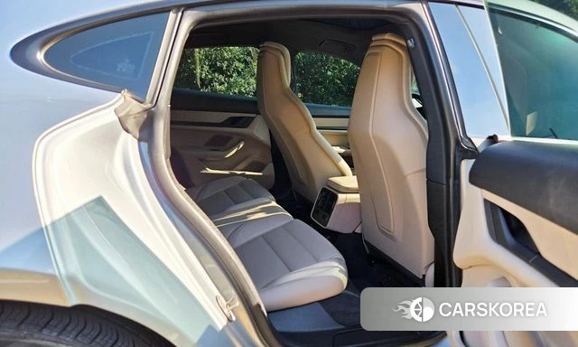 Porsche Taycan id 4929578 из Кореи 7