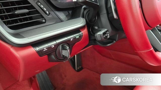 Porsche 911(992) id 4941582 из Кореи 7